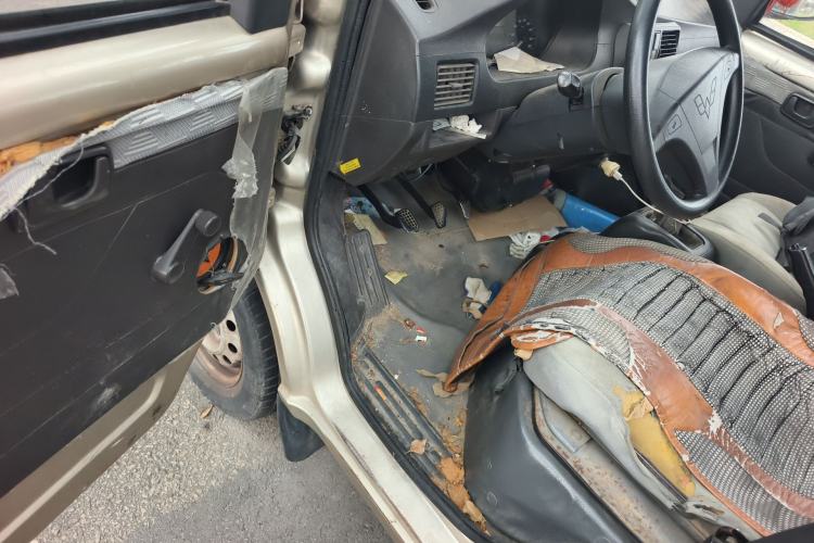 Used Wuling Rongguang 2011 1.2L Base Version
