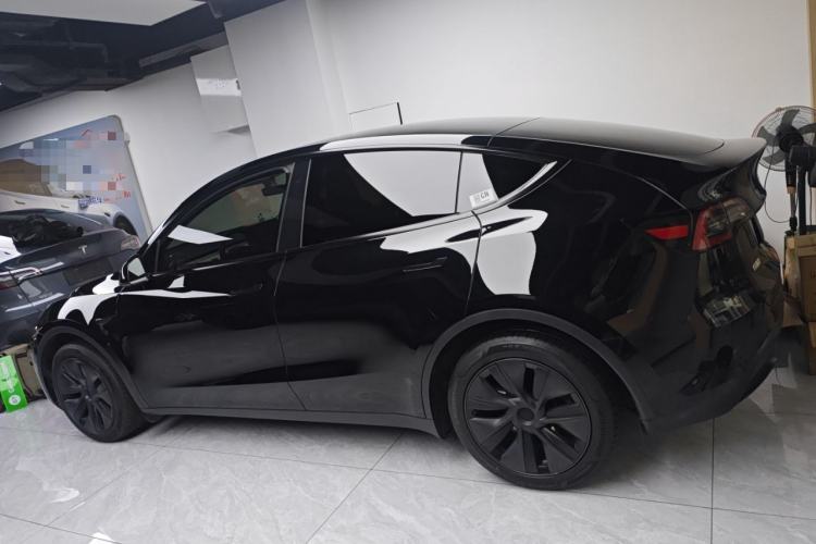 Used Tesla Model Y 2023 Long-Range All-Wheel-Drive Version