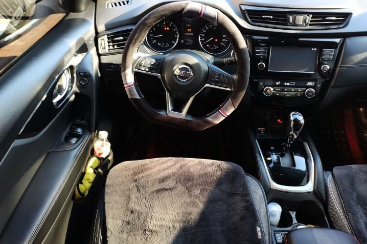 Used Nissan X-Trail 2017 2.5L CVT Luxury Edition 4WD Steering Wheel