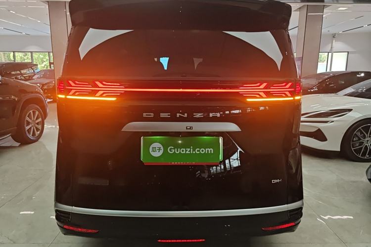 Used Denza D9 2024 DM-i 1050 Luxury Model
