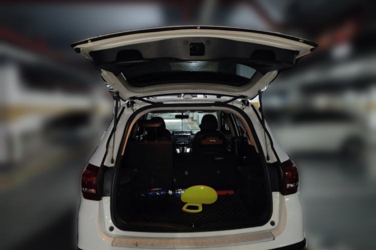 Used Haval H6 2017 Red-Label Sport Edition 1.5T Automatic Two-Wheel Drive Luxury Model Trunk