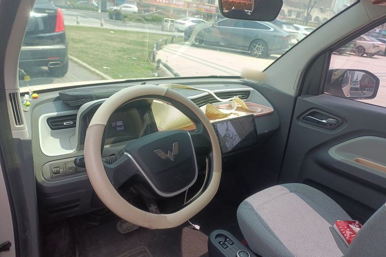 Used Wuling Hongguang MINIEV 2022 Macaron Premium Model – Lithium Iron Phosphate Center Console
