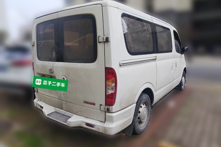 Used SAIC MAXUS Xintu V80 2017 2.5T AMT Aoyuntong National V Short Wheelbase Ultra-Low Roof 5/6/10-Seater
