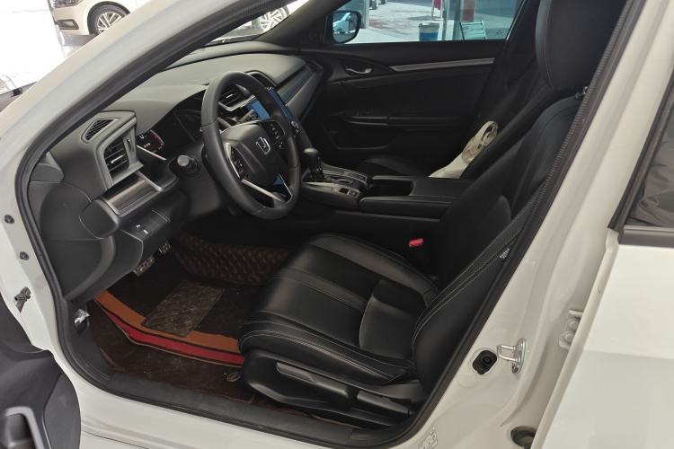 Used Honda Civic 2021 HATCHBACK 220TURBO CVT Trendy Cool Edition
