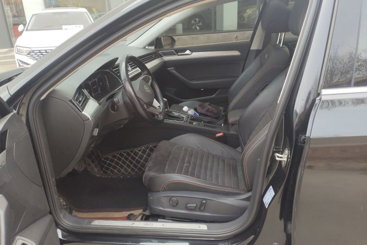 Used Volkswagen Magotan 2021 330TSI DSG 30th Anniversary Edition Left Front Seat