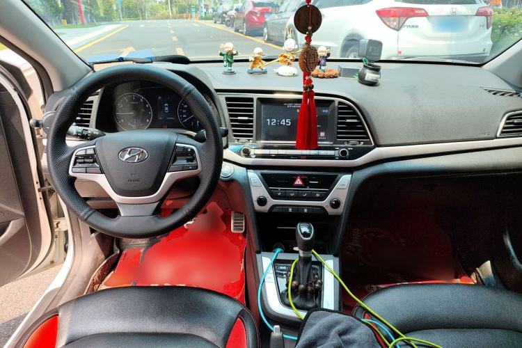 Used Hyundai Elantra (6th Generation / Lingdong) 2016 1.6L Automatic ZhiXuan – Elite Version Center Console