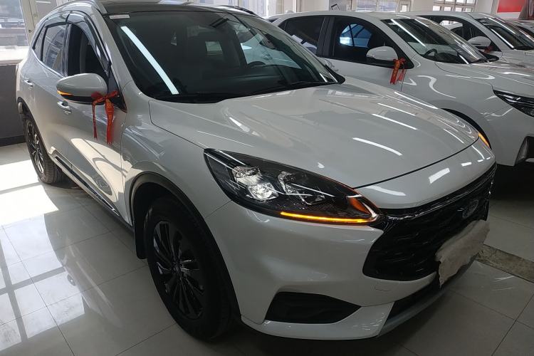 Used Ford Escape 2024 EcoBoost 245 Two-Wheel-Drive Titanium Edition Front Right 45 Deg