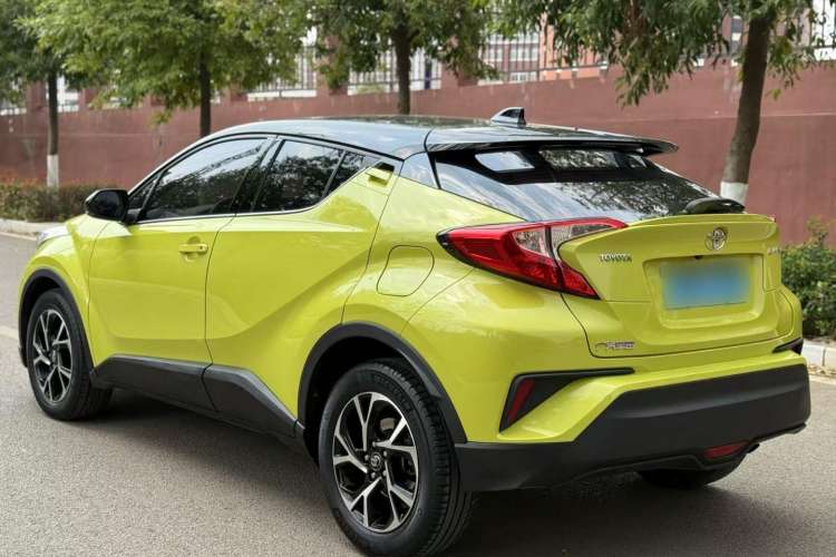 Used Toyota C-HR 2020 2.0L Leading Edition Exterior 2