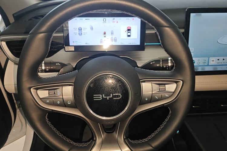 Used BYD Seal 05 DM-i 2025 DM-i Intelligent Drive 120KM Flagship Model Steering Wheel