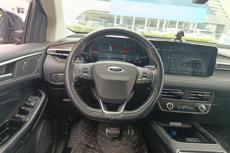 Used Ford Edge 2021 PLUS EcoBoost 245 Two-Wheel-Drive Titanium 7-Seater
