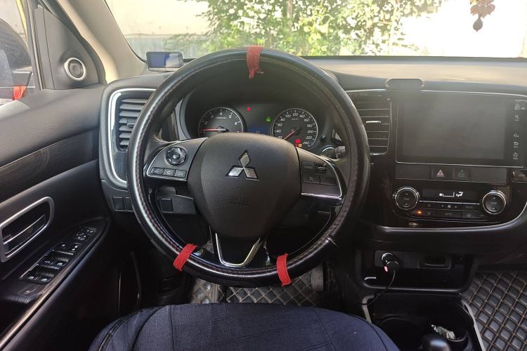Used Mitsubishi Outlander 2018 2.0L Two-Wheel Drive Glory Edition 5 Seats
