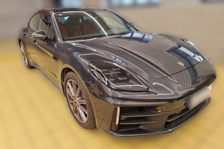 Used Porsche Panamera 2024 Panamera 2.9T Front Right 45 Deg