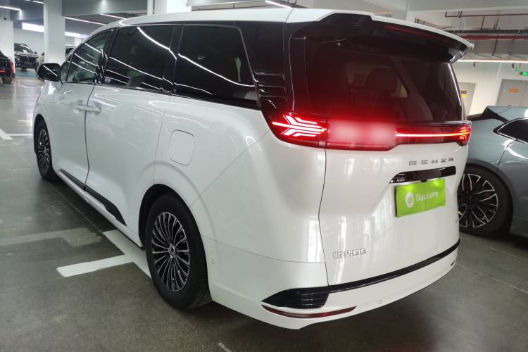 Used Denza D9 2022 DM-i 970 Four-Wheel Drive Flagship Model
