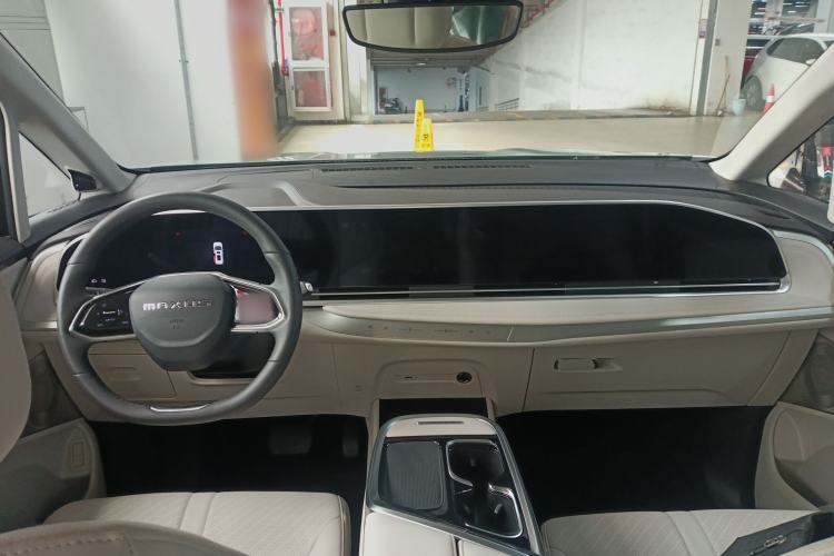 Used SAIC MAXUS Dajia 9 2024 Super Hybrid Ultra-Long Range Forest Edition 7-Seater Center Console