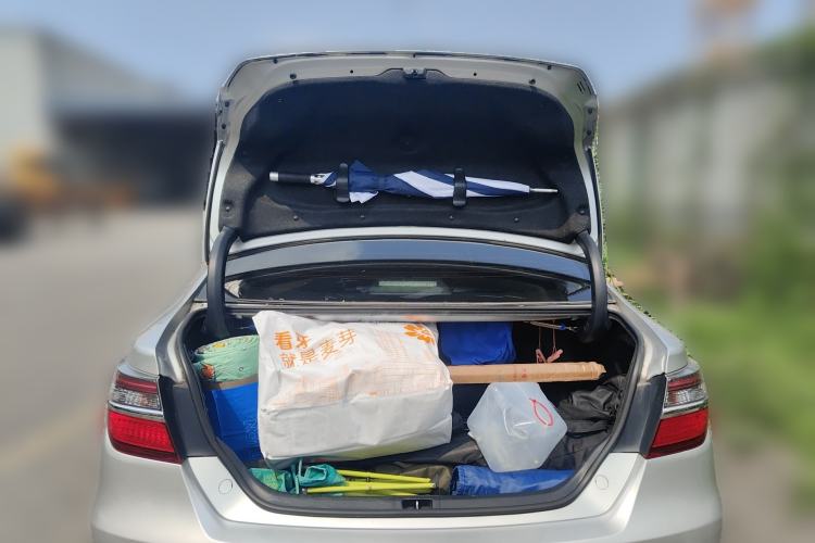 Used Toyota Camry 2015 2.5G Luxury Navigation Edition Trunk