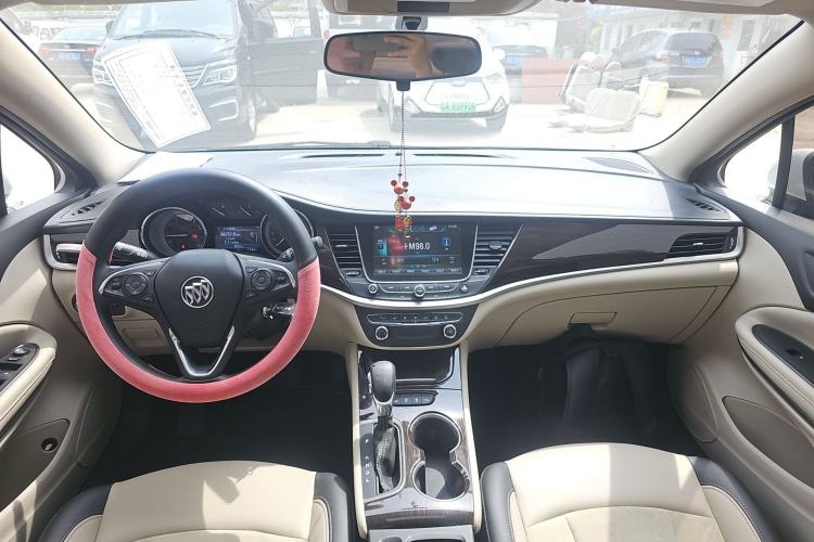 Used Buick Verano 2018 Sedan 15S Automatic Leading Model Center Console