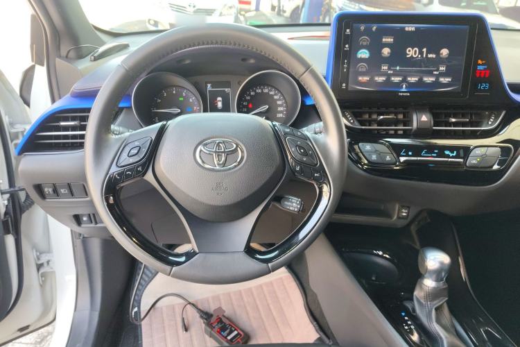 Used Toyota IZOA 2018 2.0L Yichi Version China VI Standard
