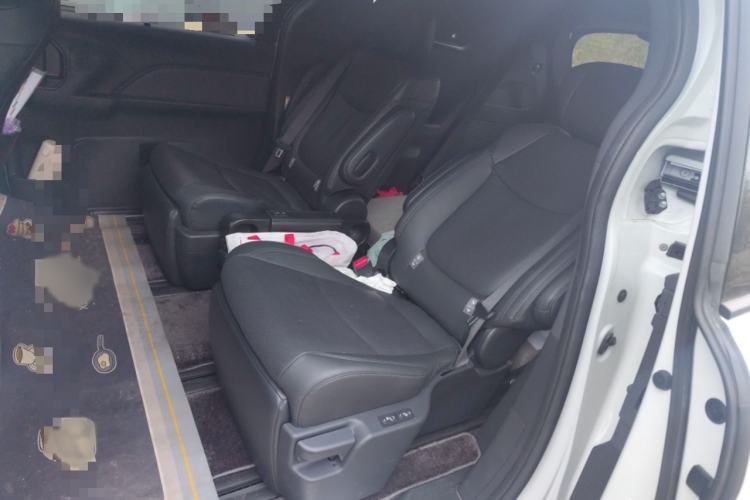 Used Toyota Sienna 2024 2.5L Hybrid Four-Wheel Drive Prestige Edition
