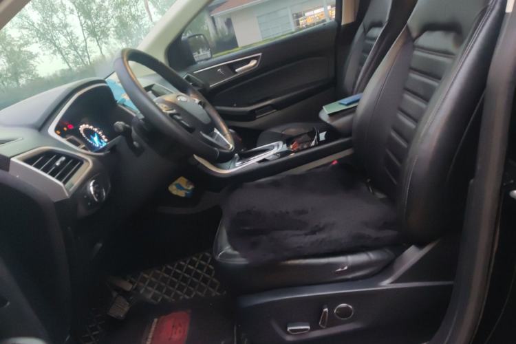 Used Ford Edge 2016 EcoBoost 245 Two-Wheel-Drive Platinum Edition 7-Seater Left Front Seat