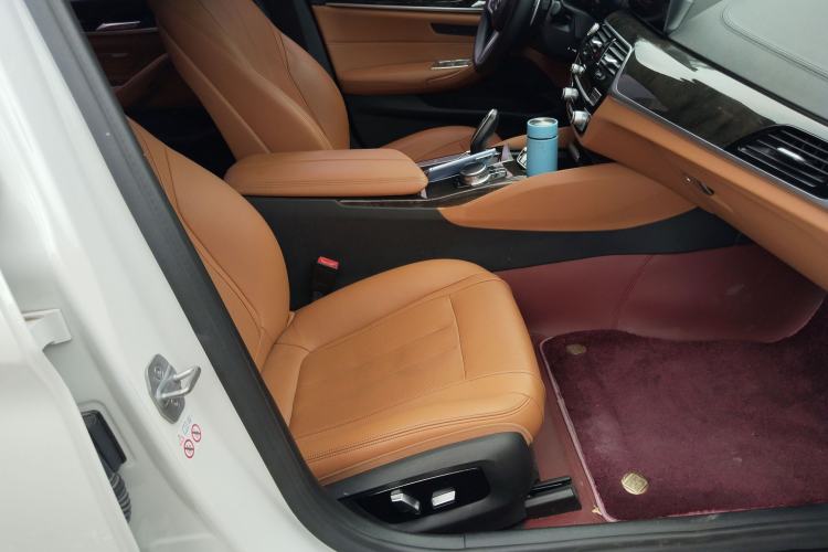 Used BMW 5 Series 2019 530Li Leading Model M Sport Package Right Front Seat