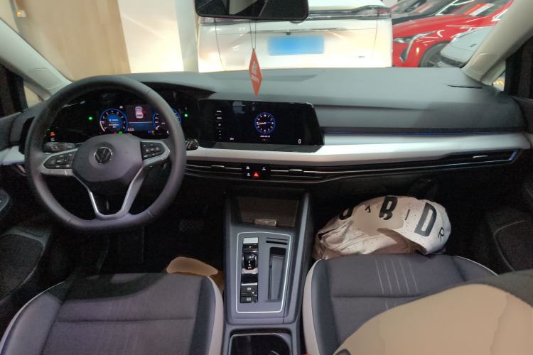 Used Volkswagen Golf 2021 280TSI DSG Pro Center Console