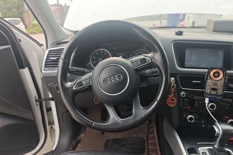 Used Audi Q5 2015 40 TFSI Technology Edition Steering Wheel