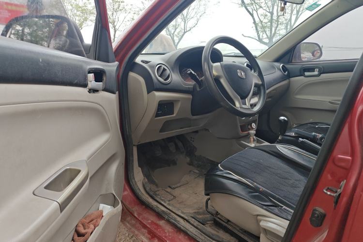 Used CHANGAN Alsvin V3 2012 1.3L Manual Comfort Version China IV Standard Driver Seat