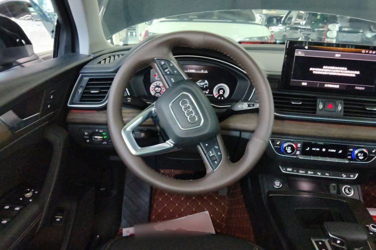 Used Audi Q5L 2022 Updated Version 40T Luxury Elegant Edition Steering Wheel