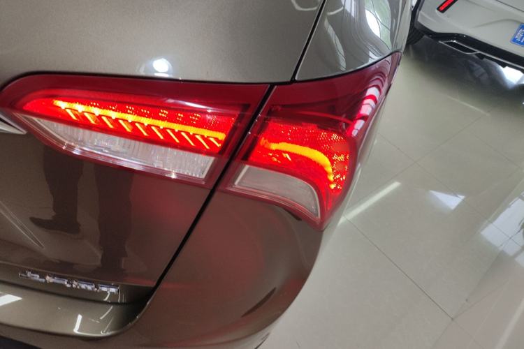 Used Buick Envision 2019 20T Two-Wheel Drive Elite Version China V Standard Exterior 3