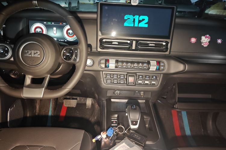 Used 212 T01 2025 2.0T Changfeng
