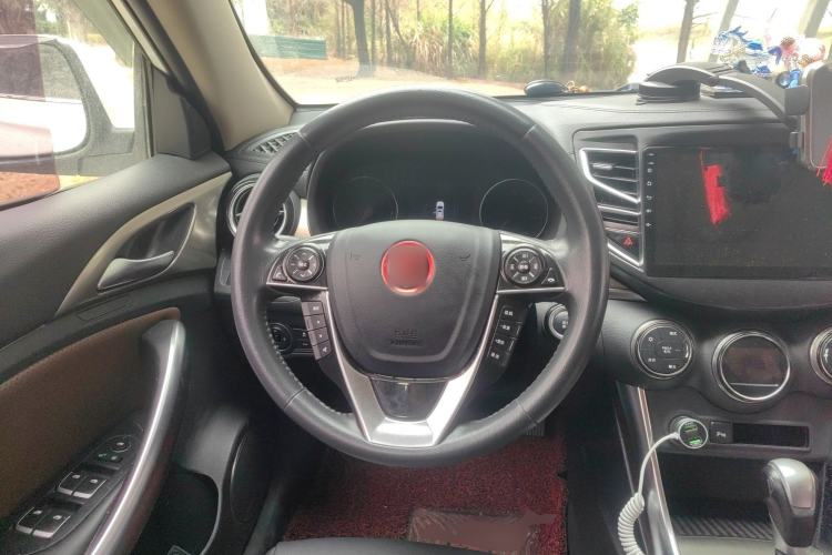 Used BYD Song 2017 Gaishe Upgrade Edition 1.5TID Automatic Elite Model Steering Wheel