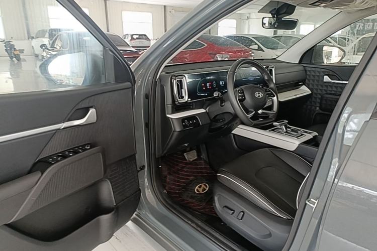 Used Hyundai ix35 2023 Musso 2.0L Deluxe Edition DLX
