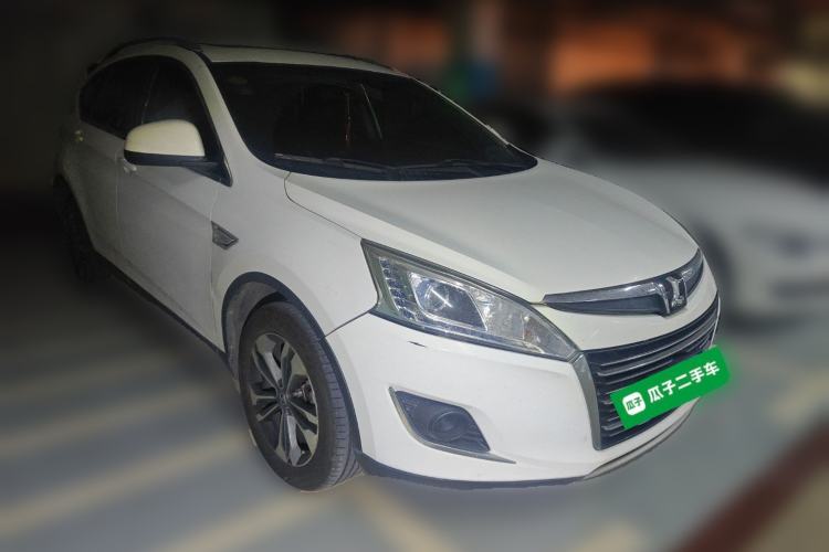 Used Luxgen U6 SUV 2014 1.8T Fashion Edition Front Right 45 Deg