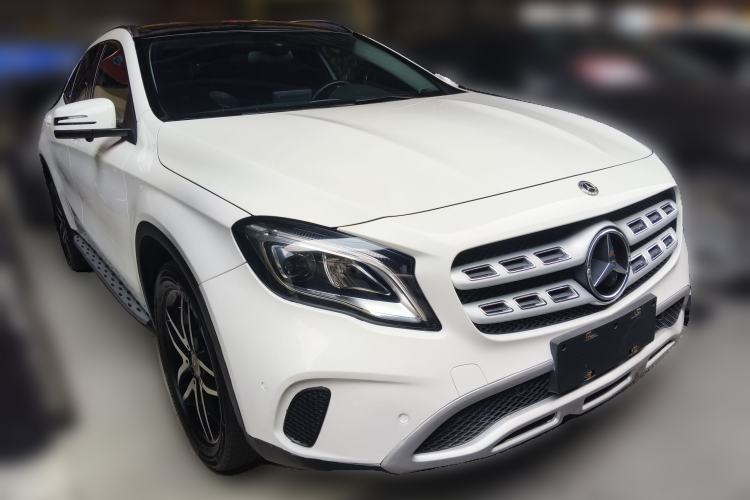 Used Mercedes-Benz GLA 2017 GLA 200 Fashion Model Front Right 45 Deg