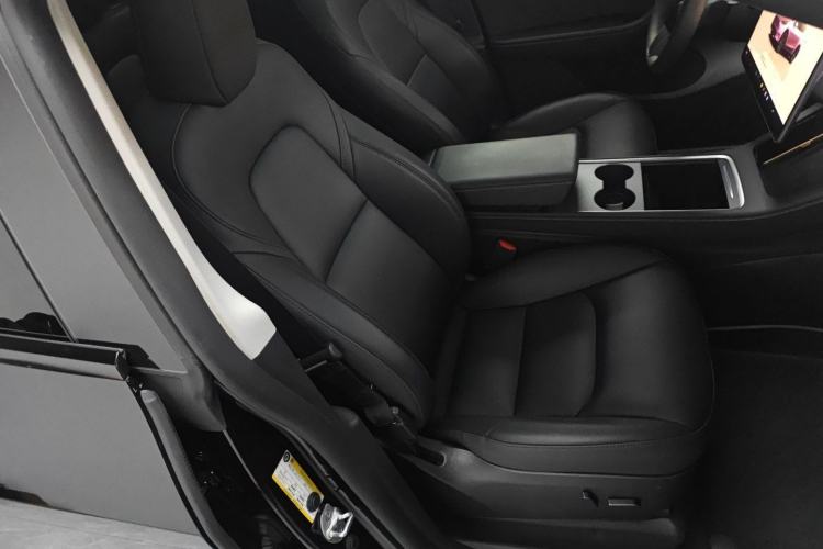 Used Tesla Model Y 2023 Long-Range All-Wheel-Drive Version