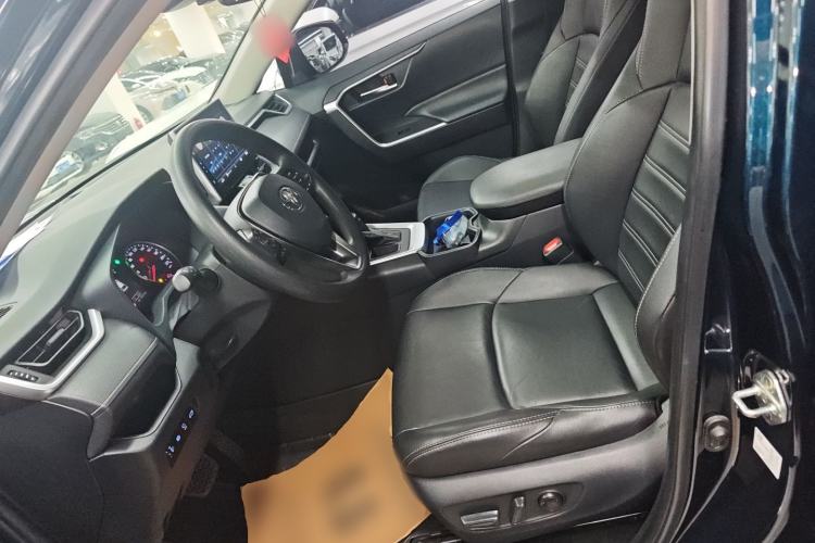 Used Toyota Wildlander 2020 2.0L CVT Two-Wheel Drive Luxury Edition Left Front Seat