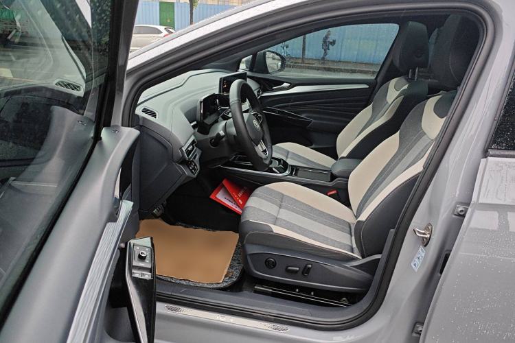 Used Volkswagen ID.4 CROZZ 2022 Long-Range PURE+ Edition
