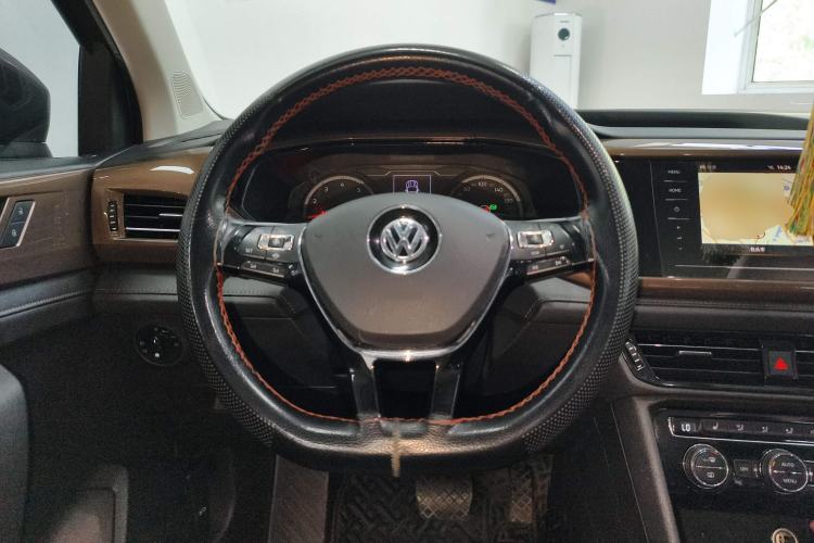 Used Volkswagen Tharu 2020 280TSI Two-Wheel Drive Luxury Edition China VI Standard
