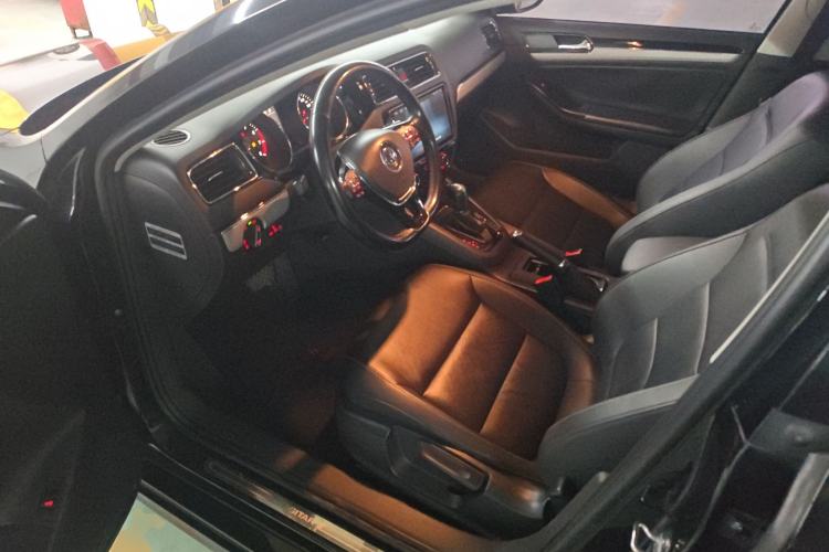 Used Volkswagen Sagitar 2017 1.6L Automatic Comfort Model
