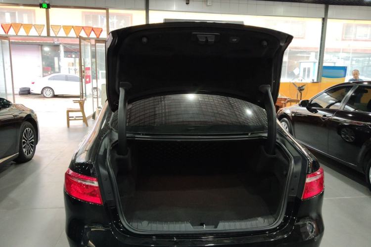 Used Jaguar XFL 2018 XFL 2.0T 250 PS Premium Edition