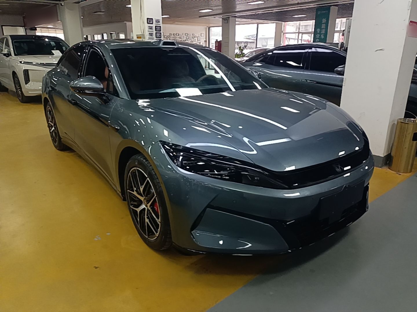BYD Han L 2025 DM-p Four-Wheel-Drive LiDAR Flagship Model — снимка 3