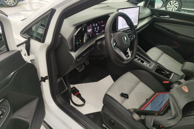 Used Volkswagen Golf 2025 300TSI R-Line