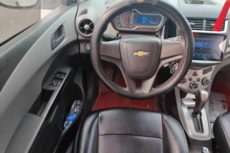 Used Chevrolet Aveo Sonic 2014 Sedan 1.4SL AT Fashion Edition
