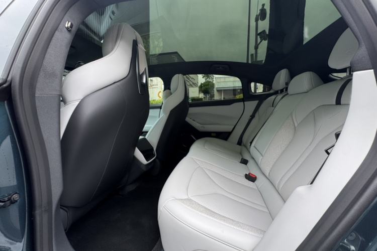 Used XPeng P7 2025 Model—750 All-Wheel-Drive High-Performance Ultra