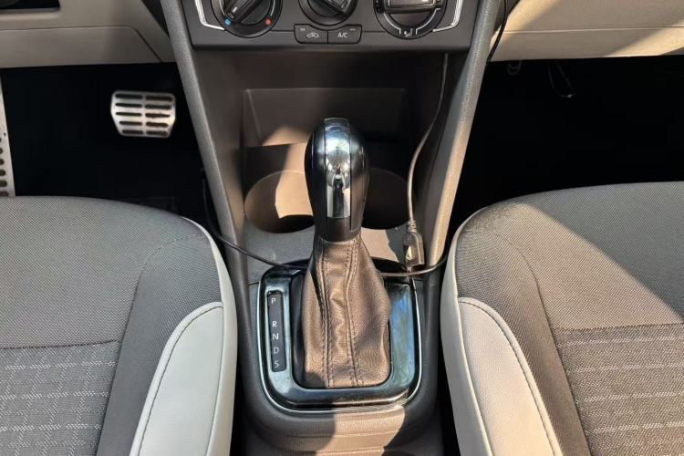 Used Volkswagen Polo 2014 1.6L Automatic Comfort Edition
