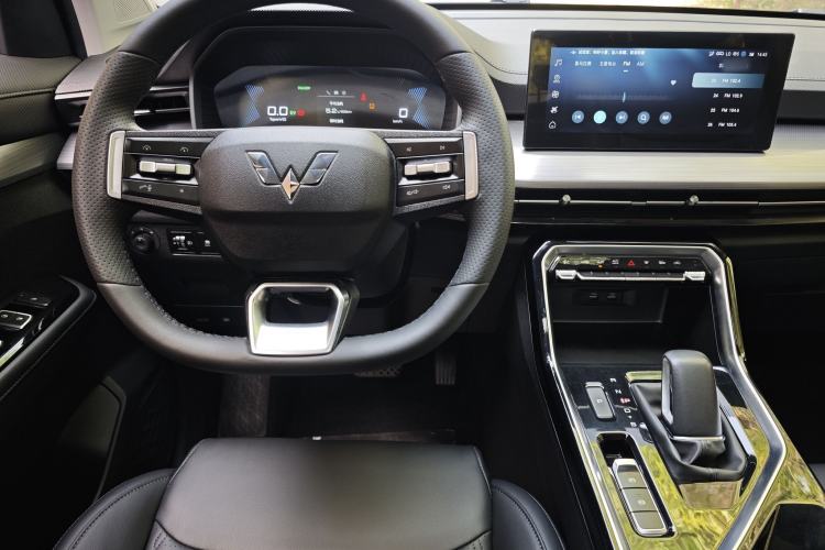 Used Wuling Asta 2022 2.0L DHT Electric-Speed Version
