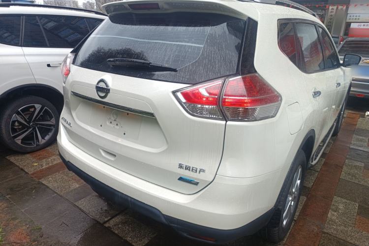 Used Nissan X-Trail 2015 2.0L CVT Comfort MAX Edition 2WD
