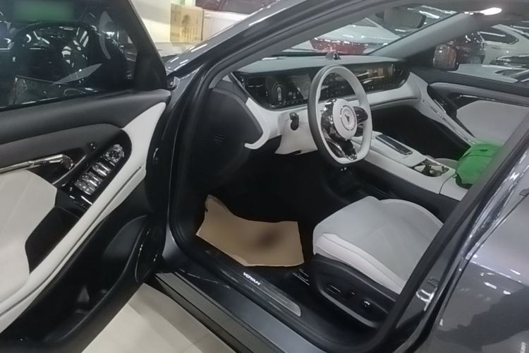 Used VOYAH FREE 2025 318 318 km Rear-Drive Touring Edition