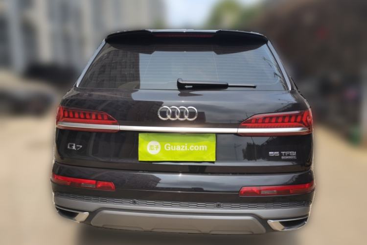 Used Audi Q7 2021 55 TFSI quattro S line Sport model
