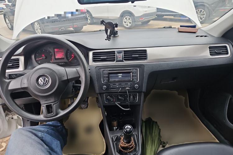 Used Volkswagen Santana 2015 1.4L Manual Comfort Edition Center Console